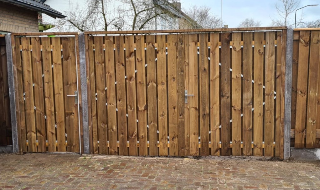 Dubbele poort gemaakt van Nobifix