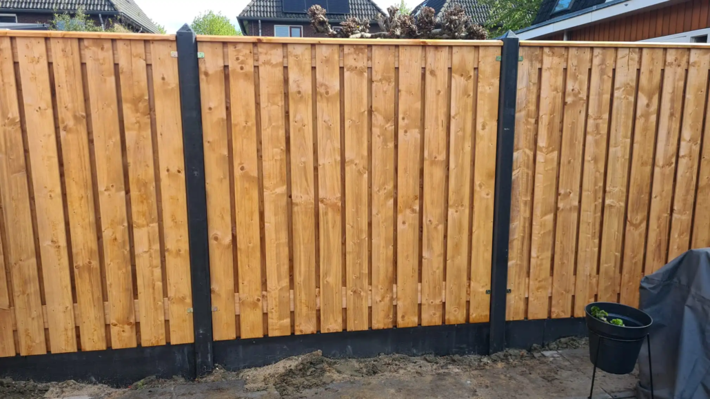 Red Class Wood schutting