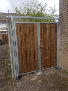 Maatwerk poort hout met staal